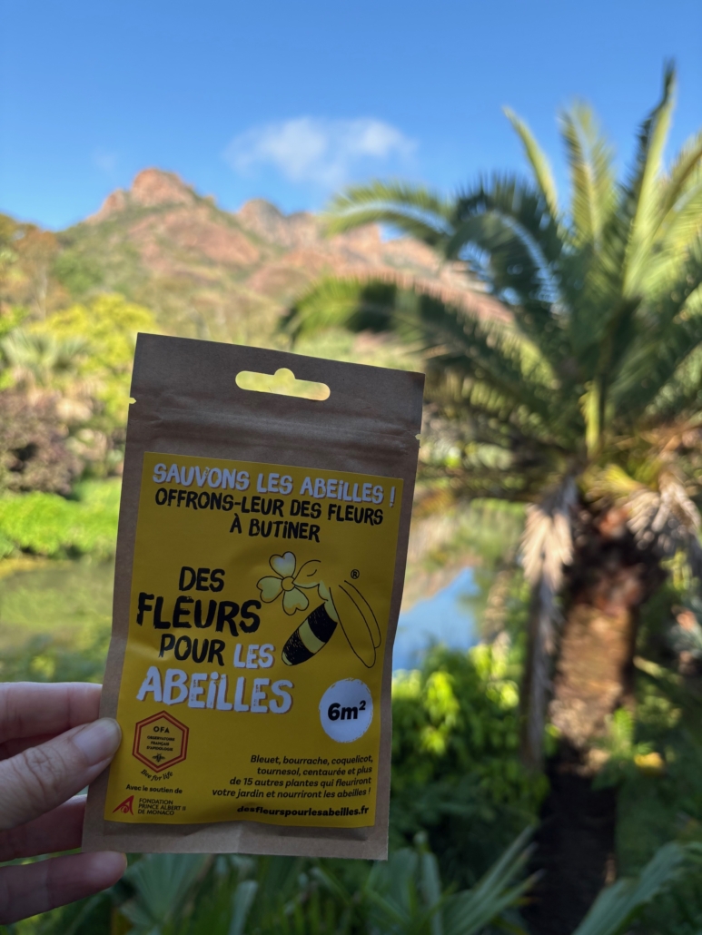 Des fleurs pour les abeilles : sachets de graines distribuées gratuitement par Tropicana Flore